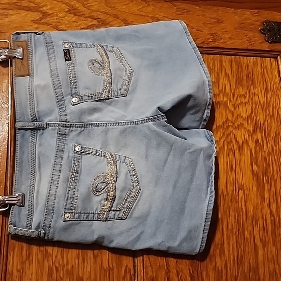 Seven7‎ jean shorts - Picture 2 of 7